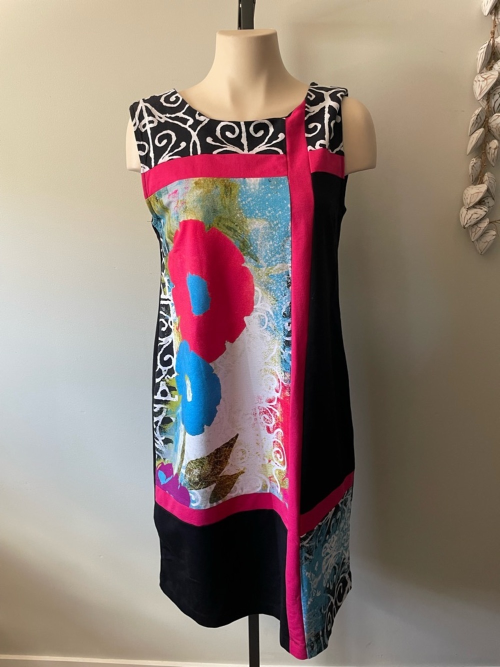 Dolcezza Shift Dress Sleeveless Artsy Floral Scrollwork Graphic Abstract Large